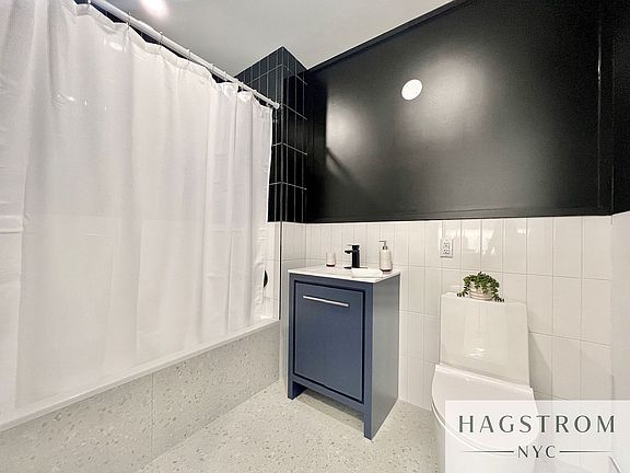 5th image of 1042 President St #5G