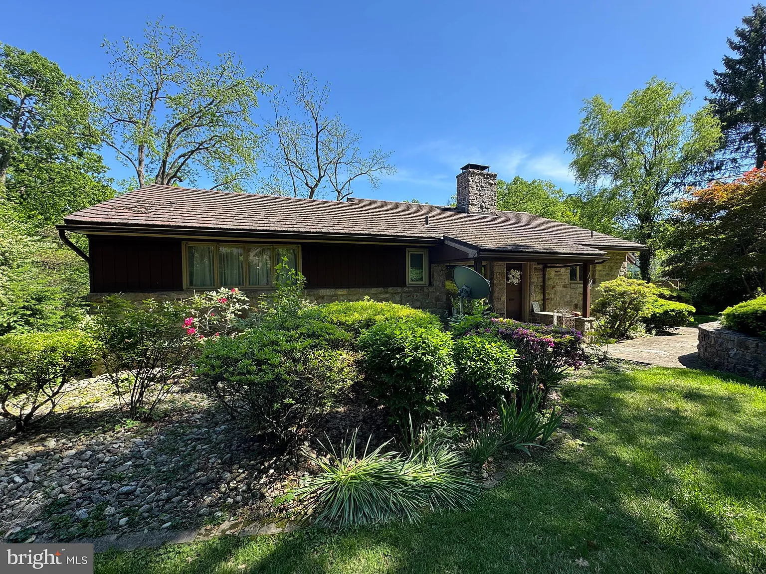 753 Wyomissing Blvd photo 1