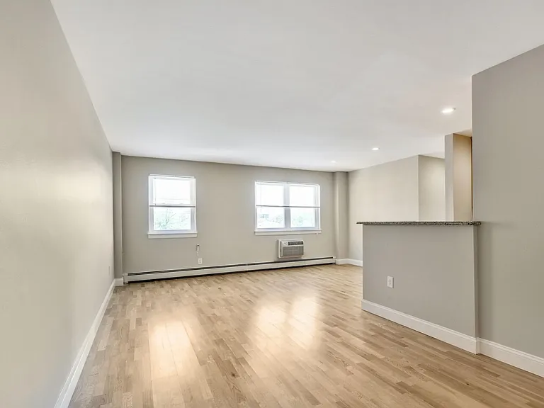 Heritage House Apartments — Photo 41
