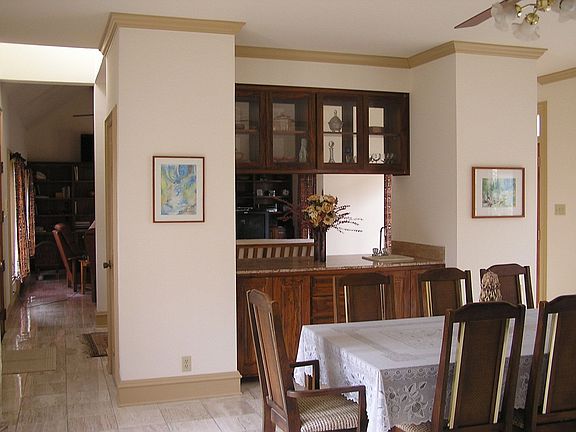 dining room wet bar