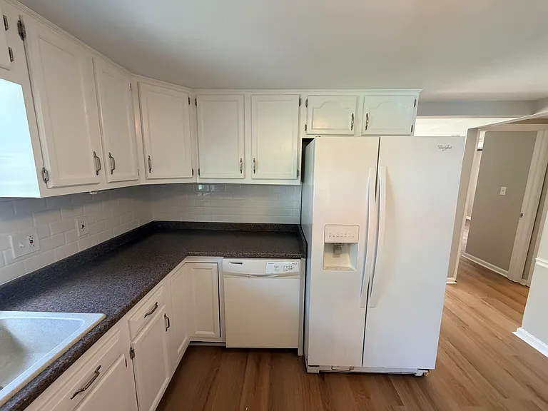 241 Kahl Ct — Photo 5