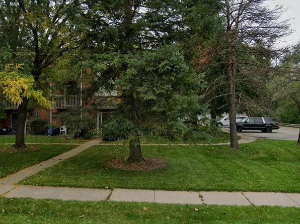 750 Saint Johns Rd APT 1B, Woodstock, IL 60098