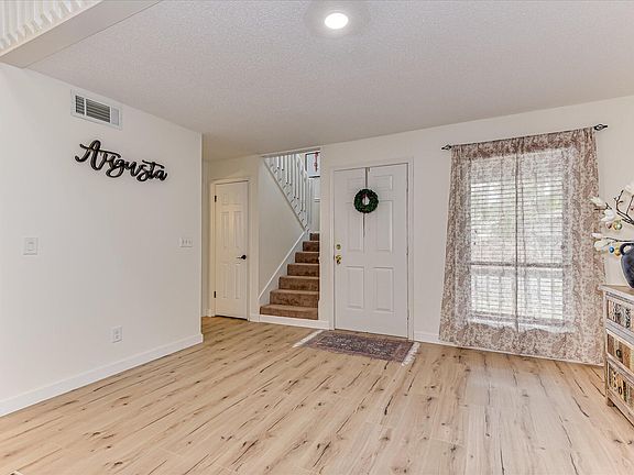 5th image of 320 Joshua Tree Drive