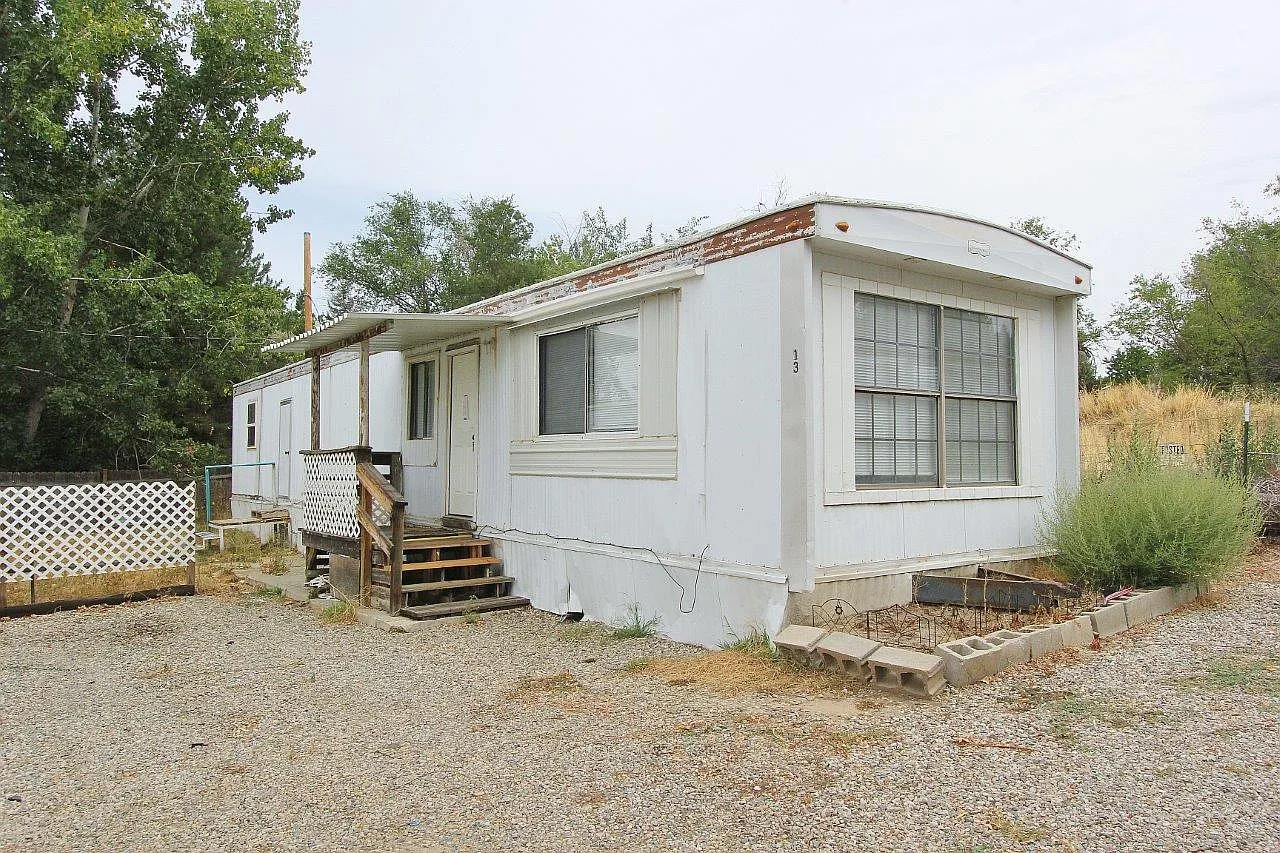 2 bed, 720 sqft, $1,350 — Photo 1