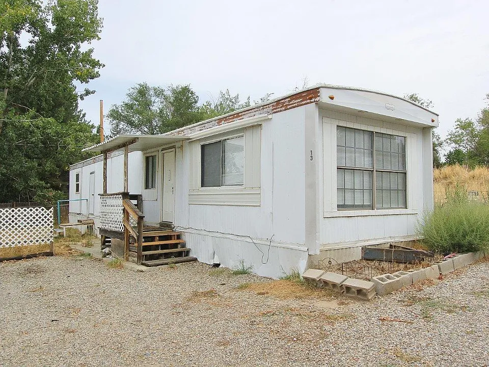 2020 Ua Ave #13