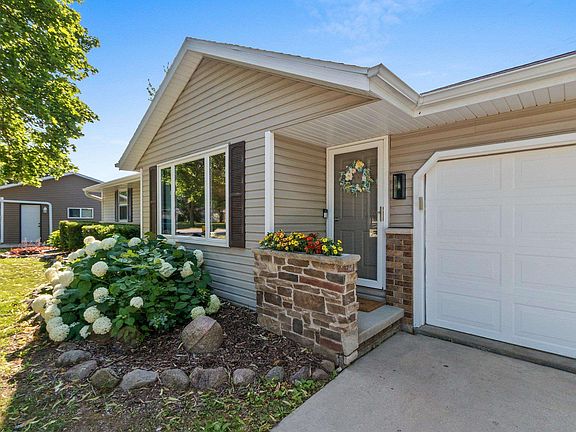 5th image of 3008 Gilbert Dr