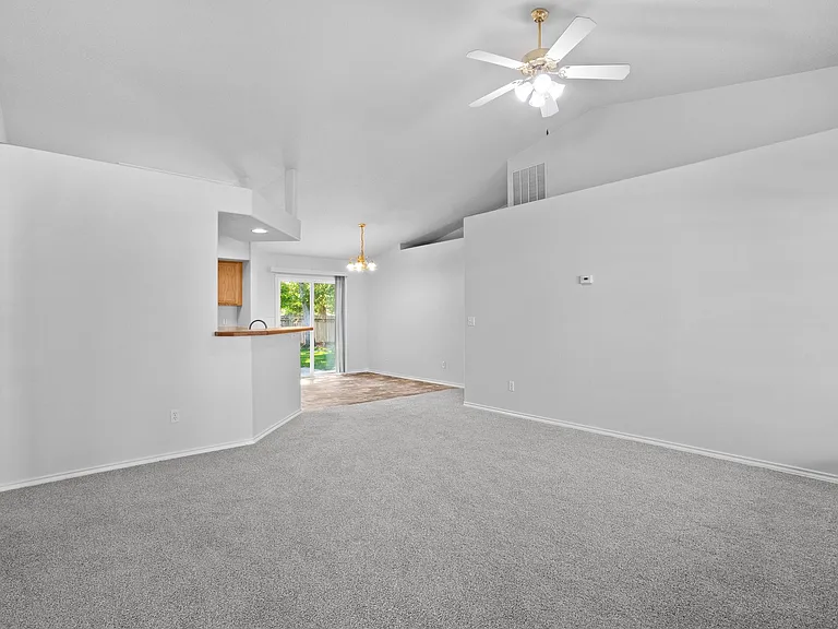 7359 E Nottingham Ln — Photo 5