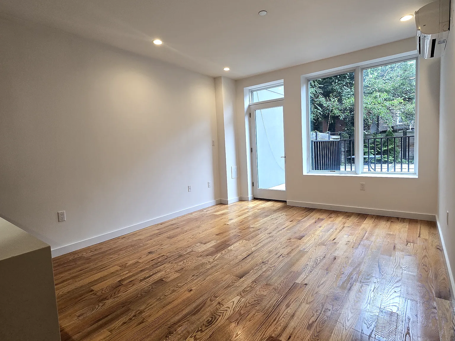 625 Halsey Street — Photo 4