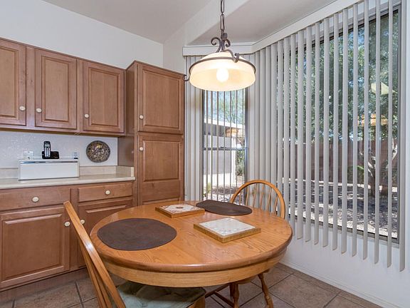 3rd image of 9384 N Sombrero Canyon Dr