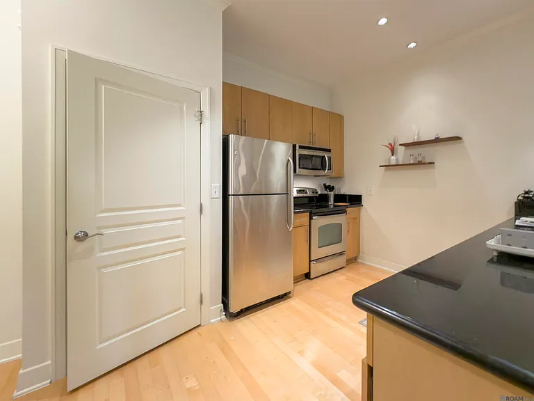 7707 Bluebonnet Blvd #408 — Photo 4