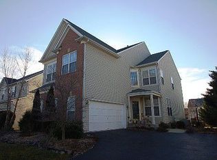 25888 Roper Ln, Chantilly, VA 20152