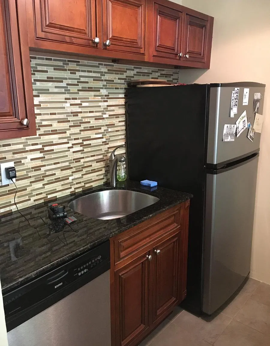 275 Hudson Ave — Photo 3