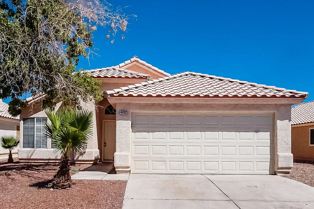 3 bed, 2.0 bath, 1486 sqft, $2,125 — Photo 1