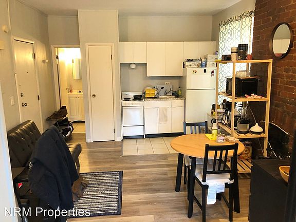 2nd image of 321 Melwood Ave APT 301