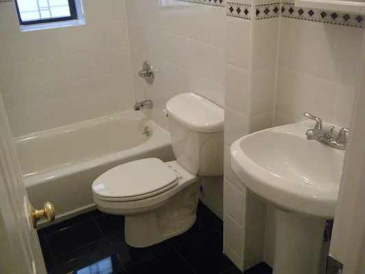 Rented by Maximo Properties | media 3