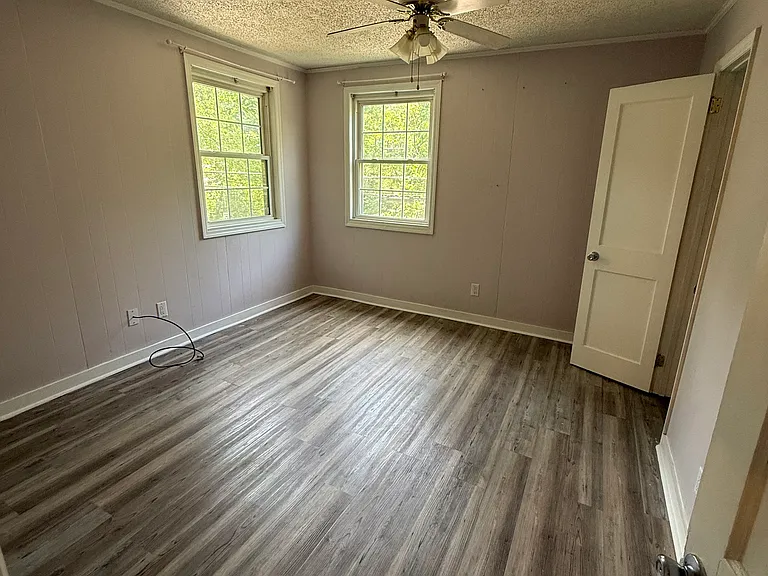 300 New Haw Creek Rd #B — Photo 10