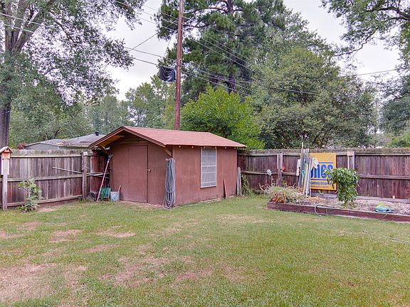4th image of 3701 Minden Ave
