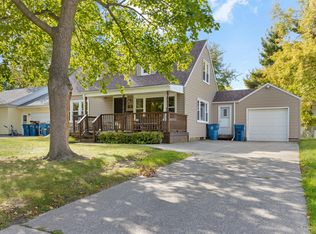 1131 S 8th Ave, Kankakee, IL 60901