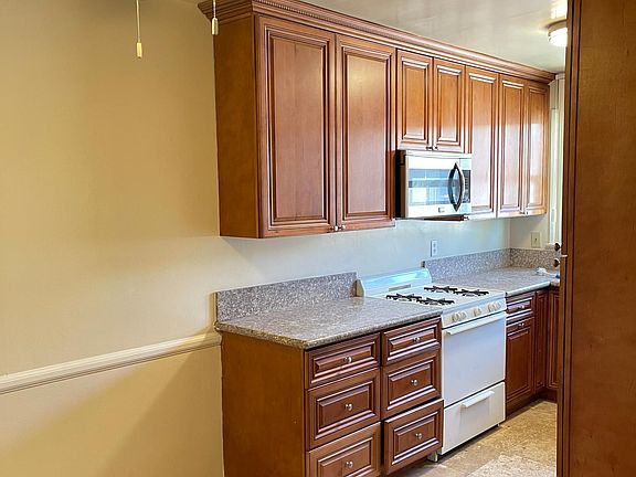 4th image of 1230 S Sherbourne Dr APT 6