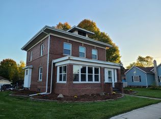 110 E Main St, Edmore, MI 48829