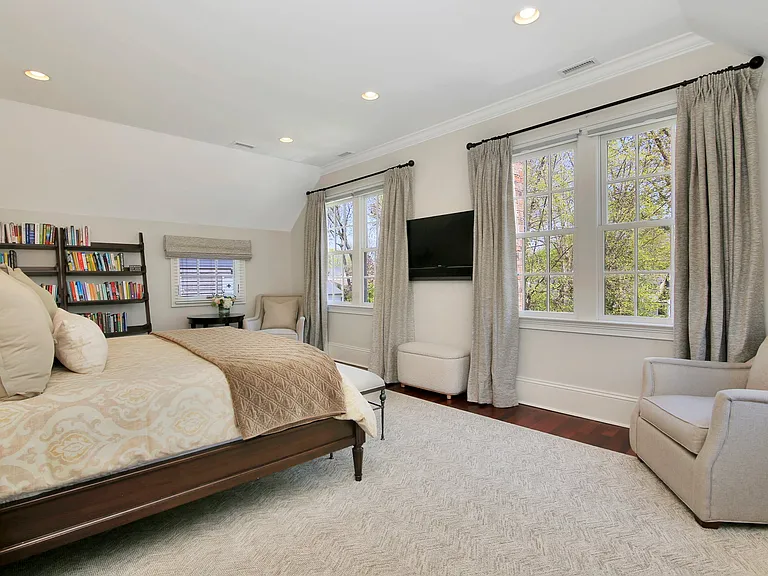 328 Sound Beach Ave — Photo 16