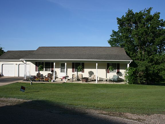 3rd image of 1319 Wisteria Ln