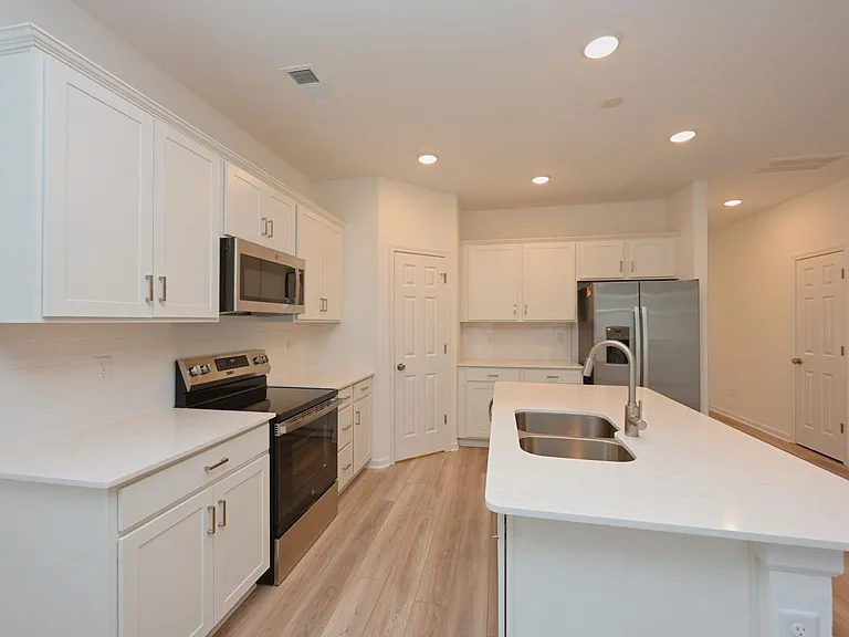 2900 Suzanne Landon Dr #E2 — Photo 21