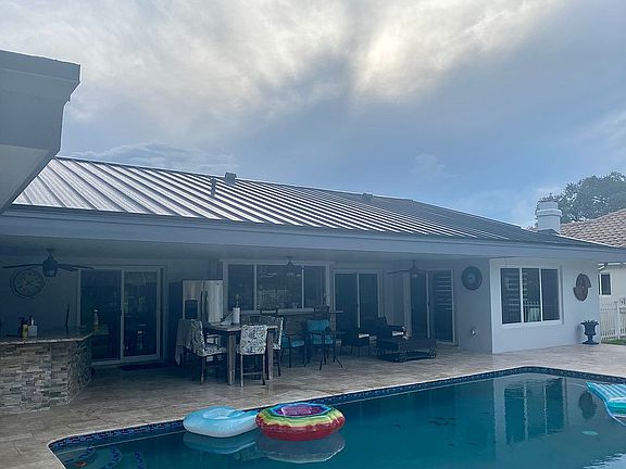 5th image of 19311 W Oakmont Dr