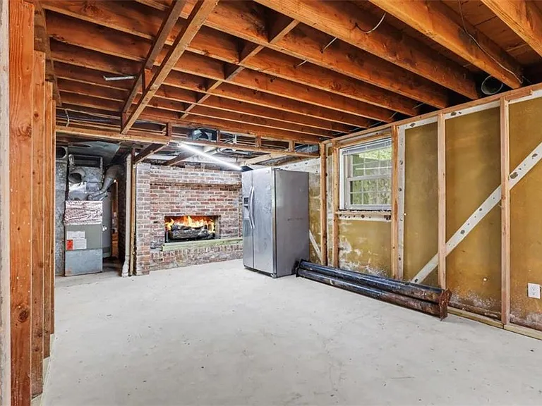 3582 Cloudland Dr — Photo 29