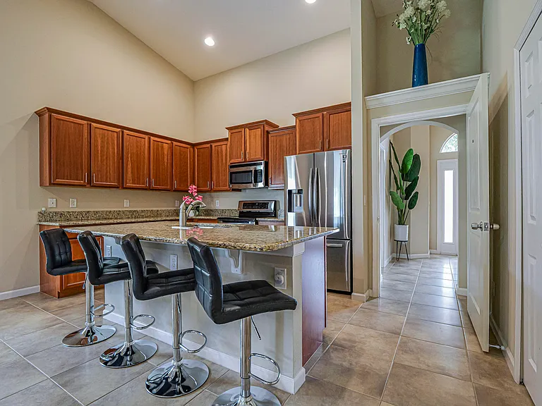 1750 Berkshire Cir SW — Photo 12