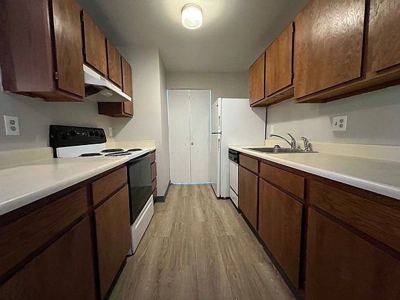 2nd image of 4501 Boardwalk Dr #163