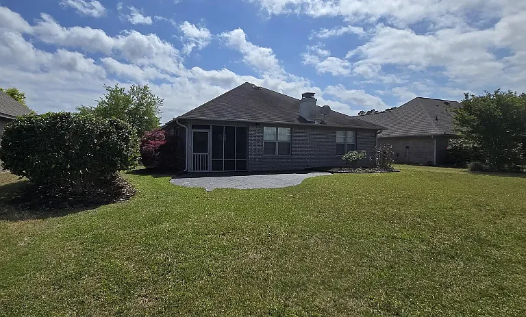 51 Castle Bay Dr — Photo 2