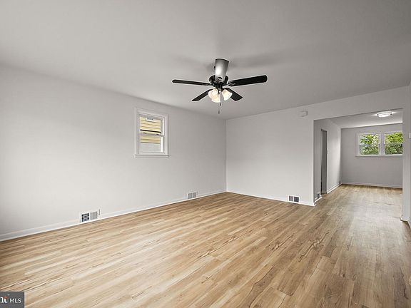 3rd image of 1350 Price St