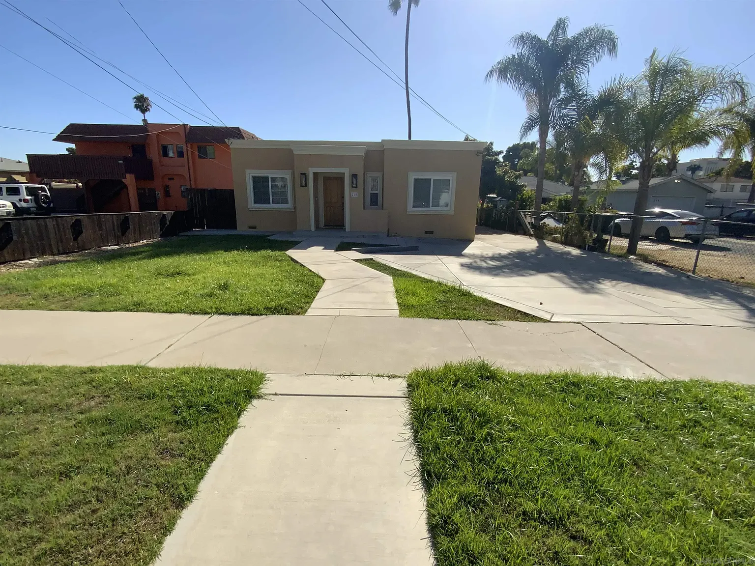 2 bed, 1.0 bath, 600 sqft, $3,295 — Photo 2