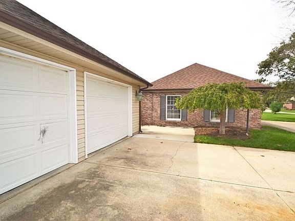 3rd image of 1009 N Denmark Dr