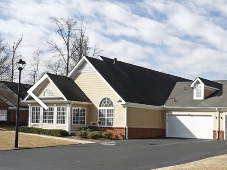 603 Village Ln #603 — Photo 3
