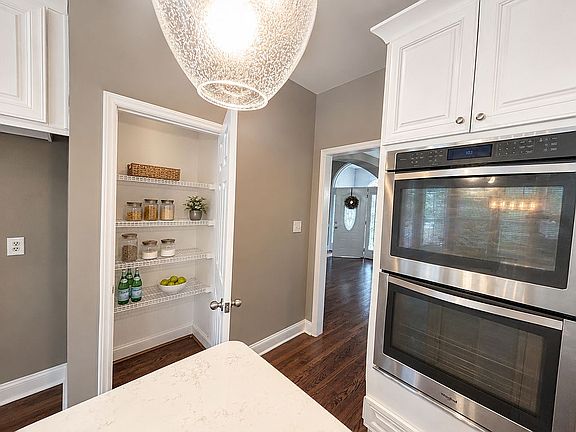 4th image of 16546 Riverpointe Dr