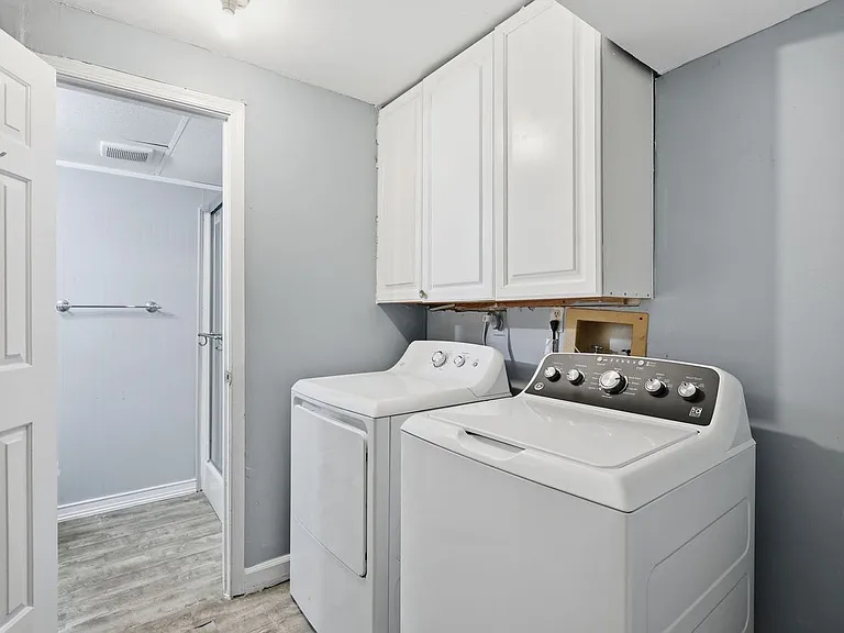 11259 Edgewood Dr — Photo 15