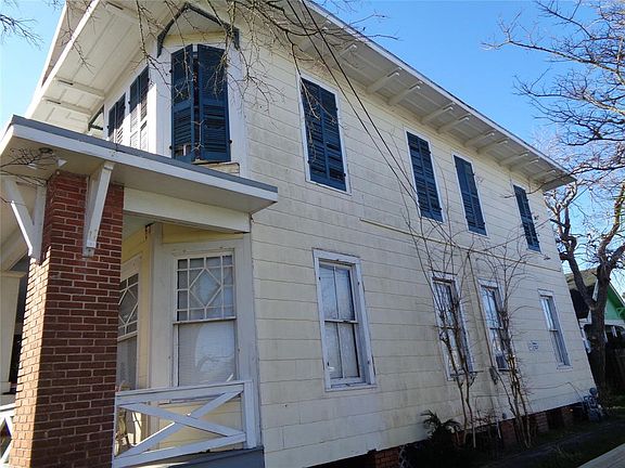 4th image of 2101 37th St