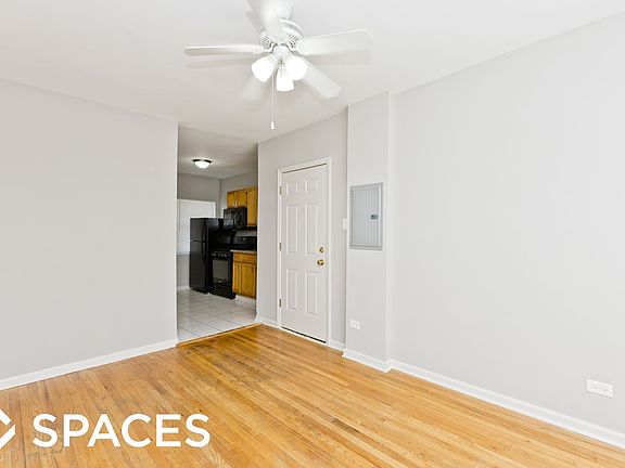 2nd image of 1338 1/2 W Argyle St APT 3N