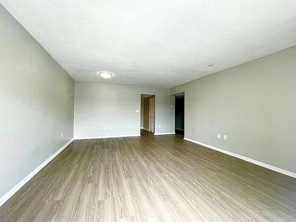 5th image of 1700 NE 133rd St #La1