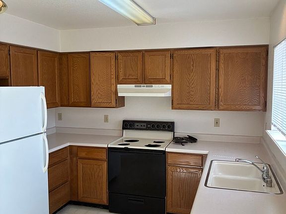 2nd image of 4850 Basswood Dr
