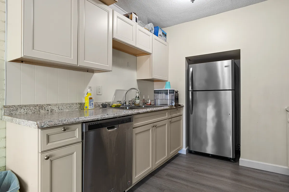 Building Photo - Cedar Crest Apartments