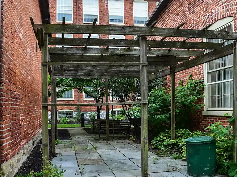 Peach Alley Court — Photo 6