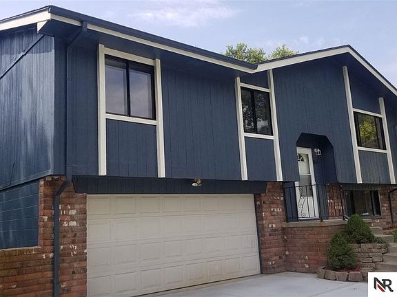 3rd image of 15111 Cornelia Cir