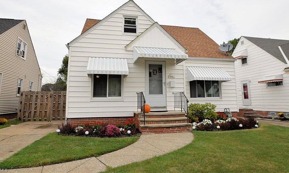 1st image of 2918 Ingleside Dr