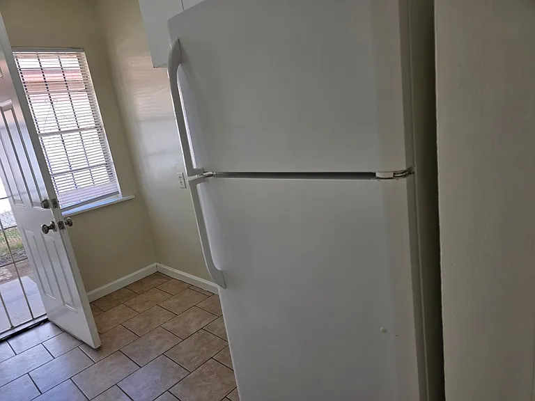 1210 Oregon St #4 — Photo 7