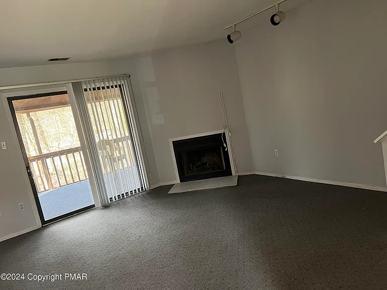 509 Wales Ct — Photo 7