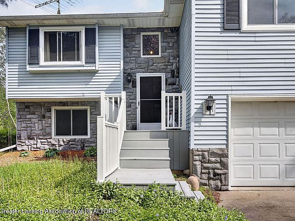 3rd image of 582 Baldwin Rd