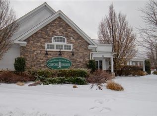 104 Country Club Dr UNIT 104, Oxford, CT 06478